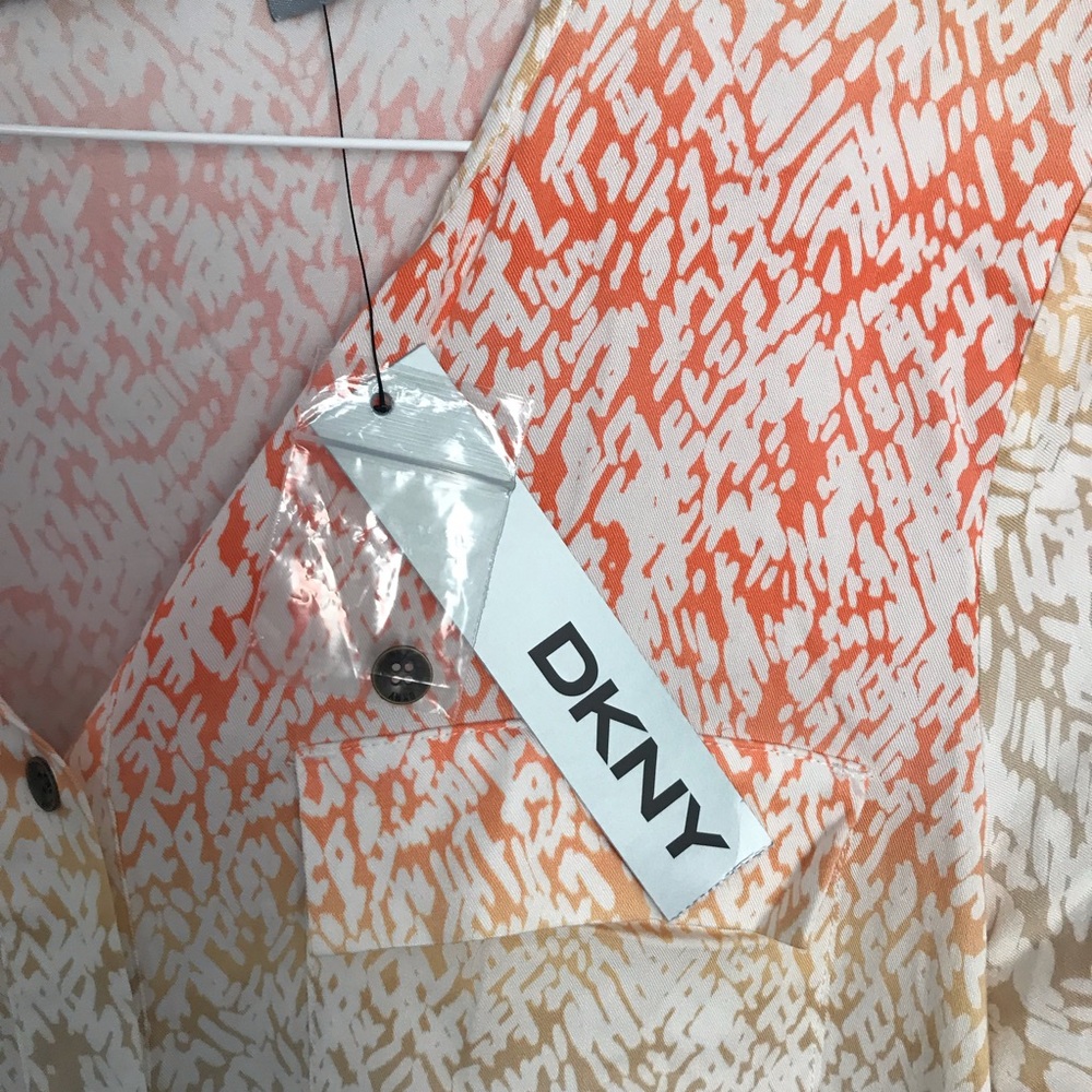 DKNY NWT blouse⭐️ - Picture 6 of 8